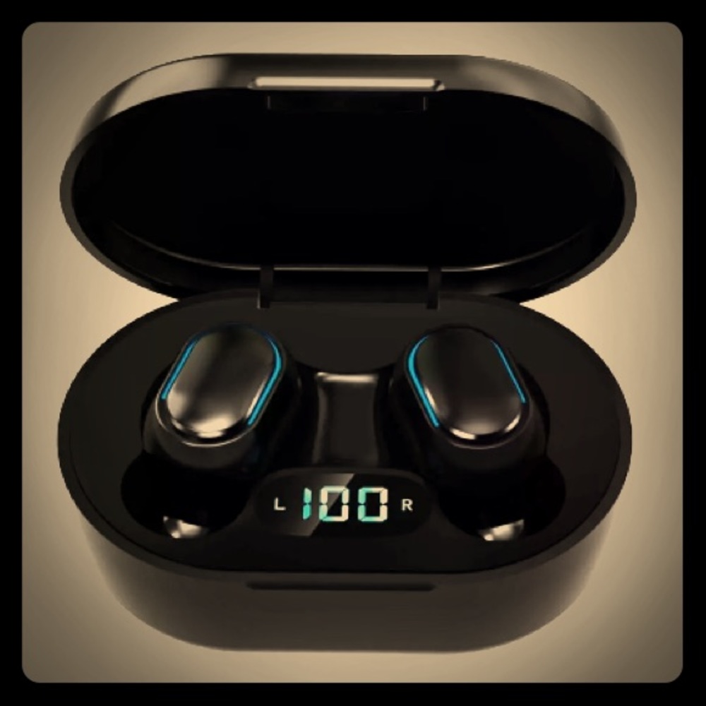 Wireless brand new Ear Buds Bluetooth capitable